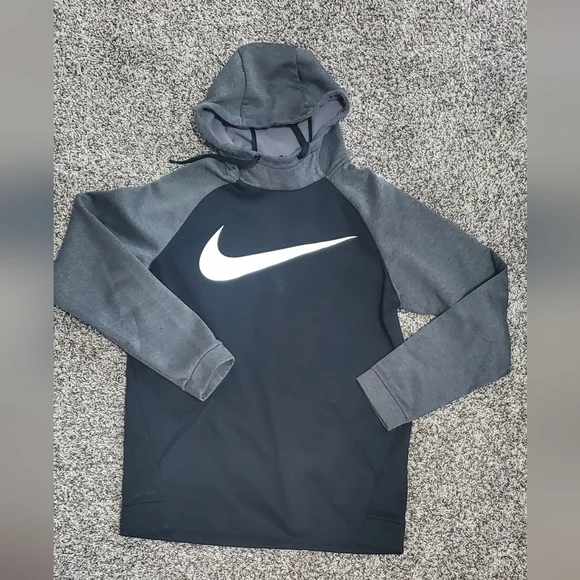 Nike medium deals tall hoodie